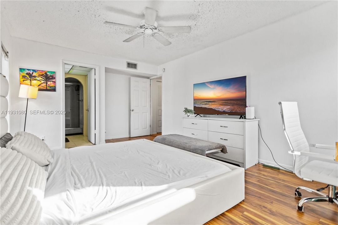 En Venta: $175,000 (2 camas, 2 baños, 1019 Pies cuadrados)