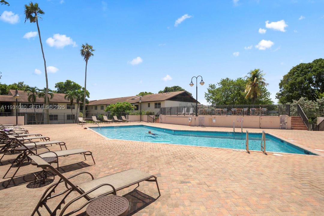 En Venta: $175,000 (2 camas, 2 baños, 1019 Pies cuadrados)