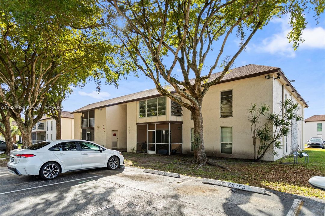 En Venta: $175,000 (2 camas, 2 baños, 1019 Pies cuadrados)