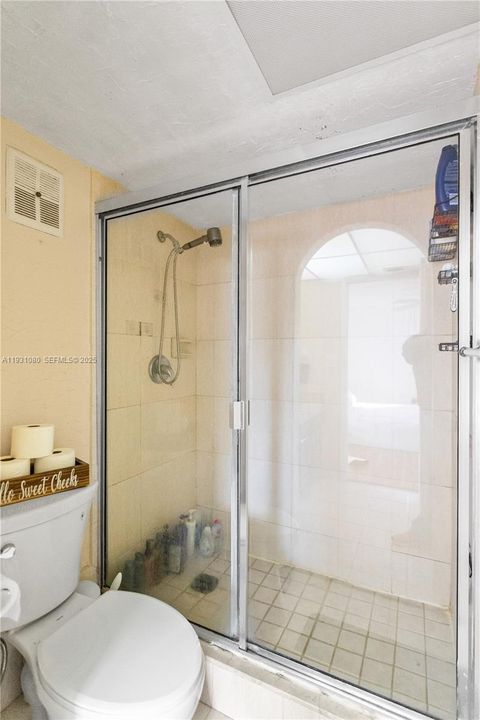 En Venta: $175,000 (2 camas, 2 baños, 1019 Pies cuadrados)