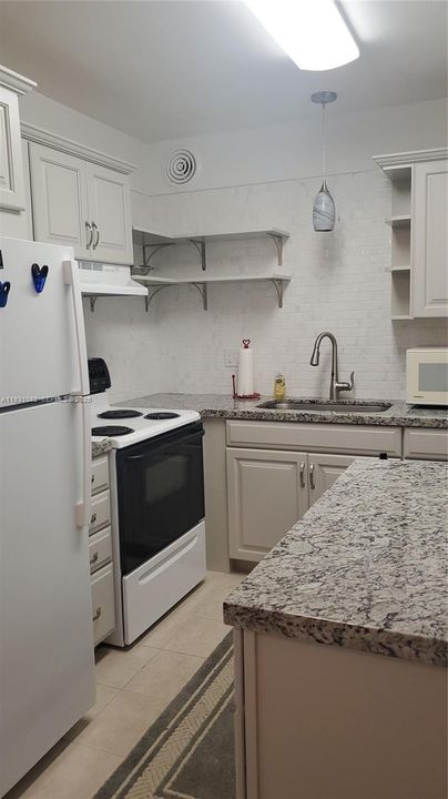 В аренду: $1,500 (2 спален, 1 ванн, 826 Квадратных фут)