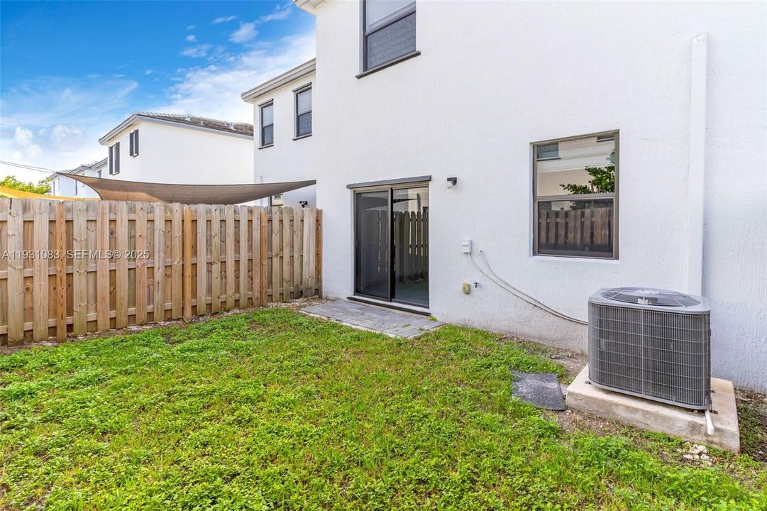 En Renta: $2,800 (3 camas, 2 baños, 1820 Pies cuadrados)