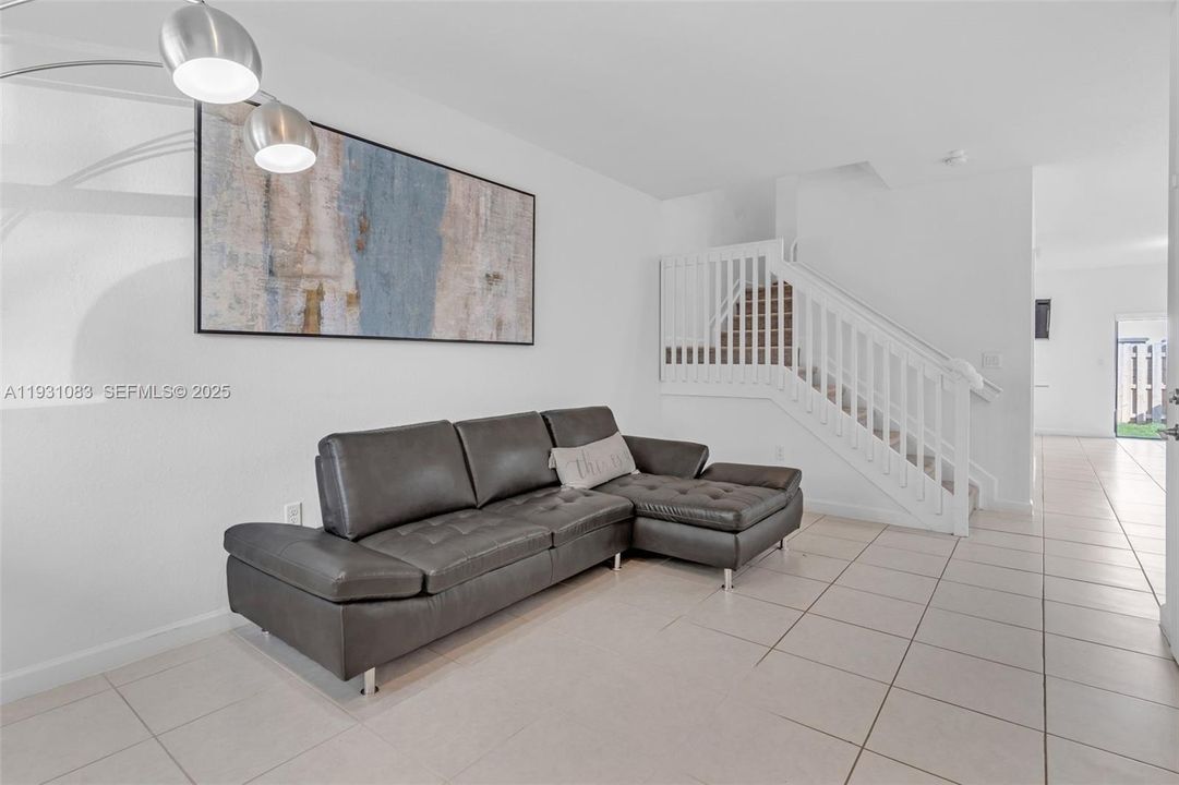 En Renta: $2,800 (3 camas, 2 baños, 1820 Pies cuadrados)