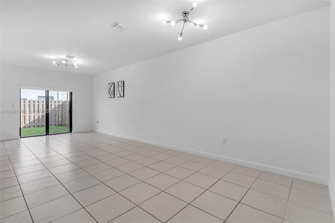 En Renta: $2,800 (3 camas, 2 baños, 1820 Pies cuadrados)