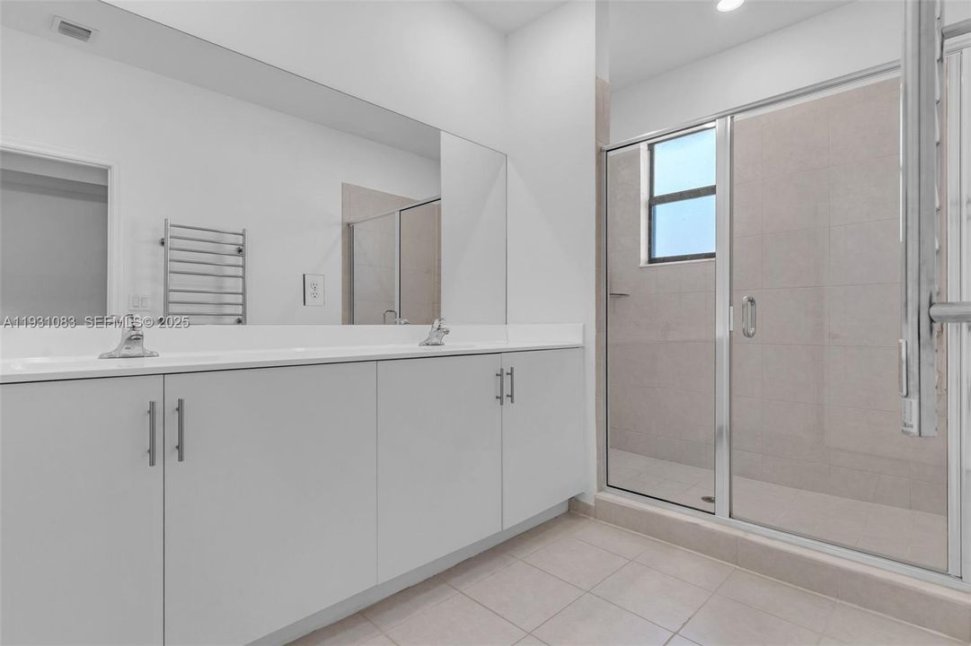 En Renta: $2,800 (3 camas, 2 baños, 1820 Pies cuadrados)