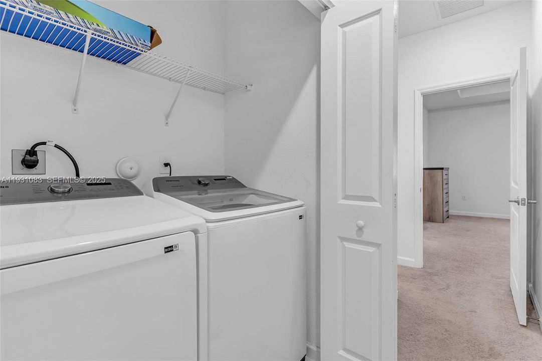 En Renta: $2,800 (3 camas, 2 baños, 1820 Pies cuadrados)