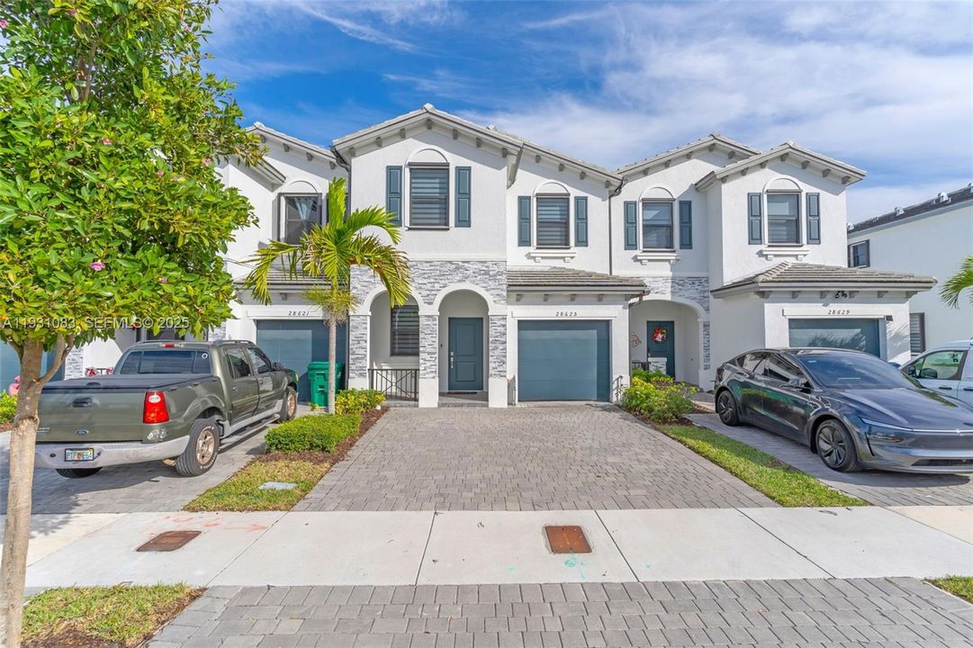 En Renta: $2,800 (3 camas, 2 baños, 1820 Pies cuadrados)