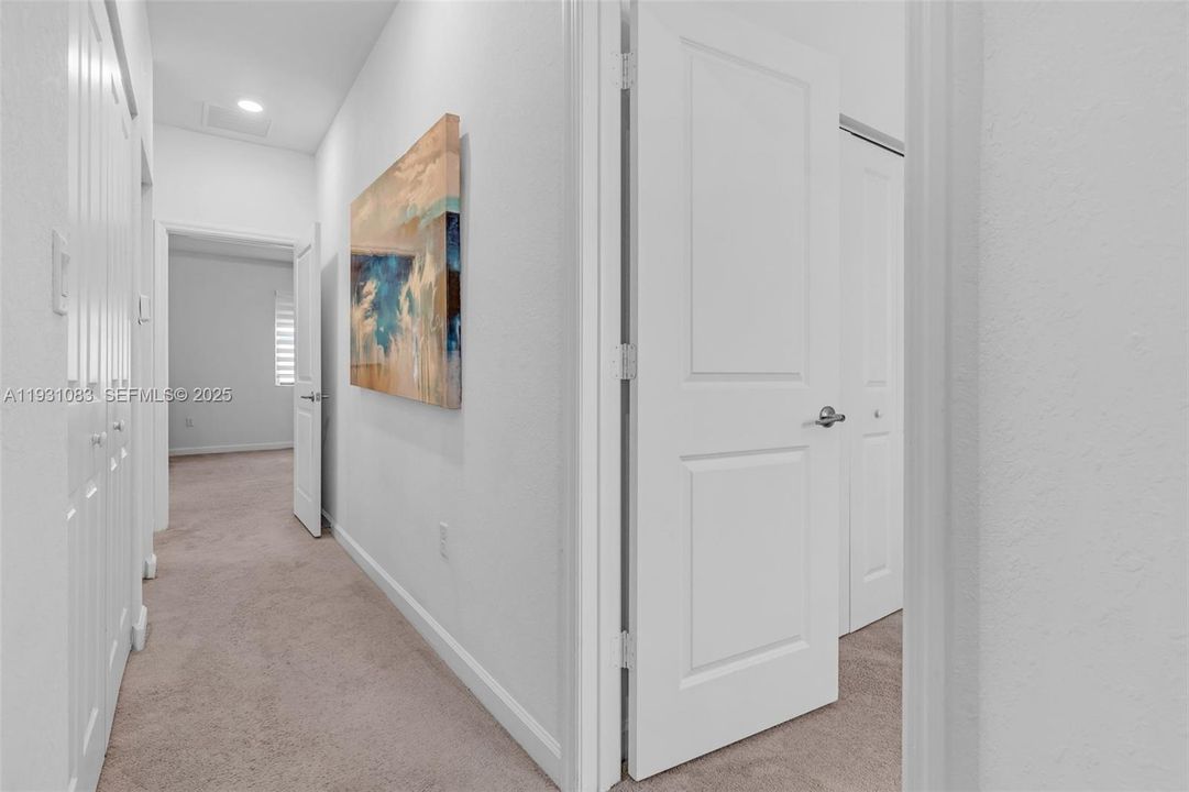 En Renta: $2,800 (3 camas, 2 baños, 1820 Pies cuadrados)