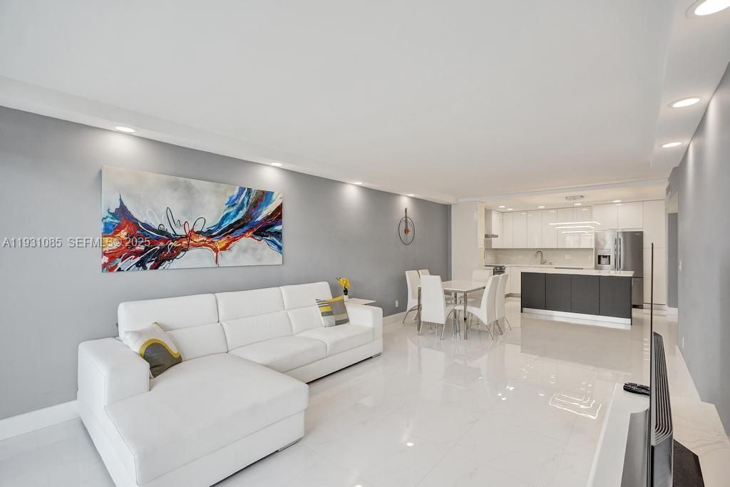 En Venta: $649,000 (2 camas, 2 baños, 1505 Pies cuadrados)