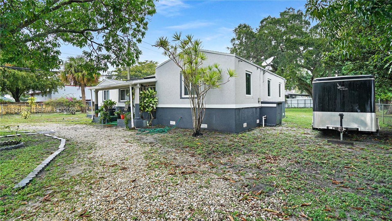 En Venta: $499,000 (3 camas, 2 baños, 1466 Pies cuadrados)