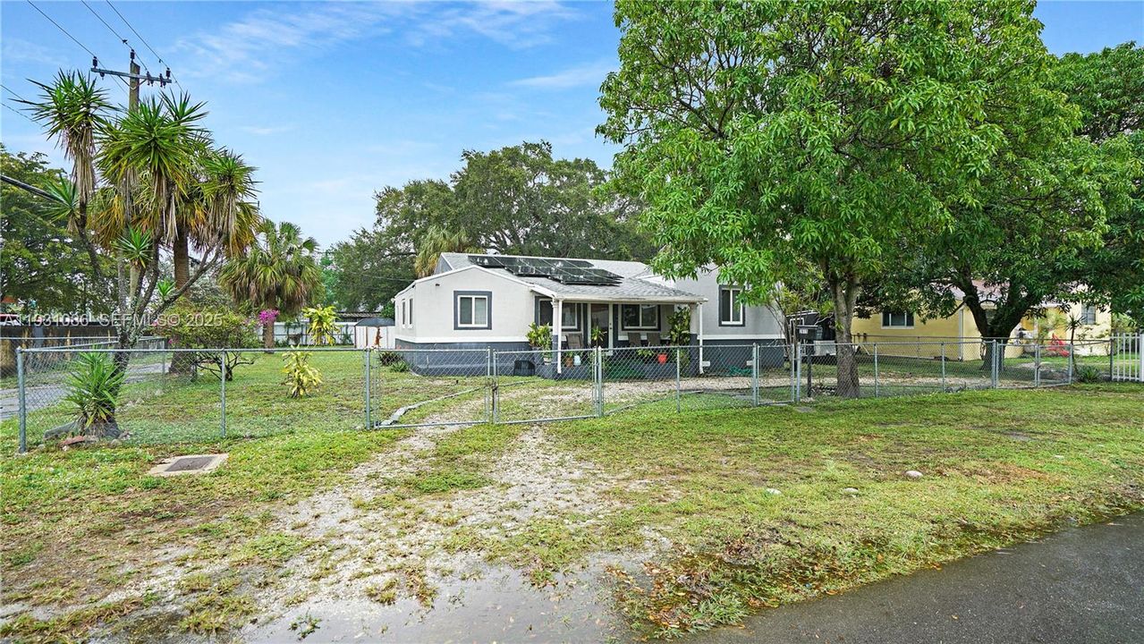 En Venta: $499,000 (3 camas, 2 baños, 1466 Pies cuadrados)