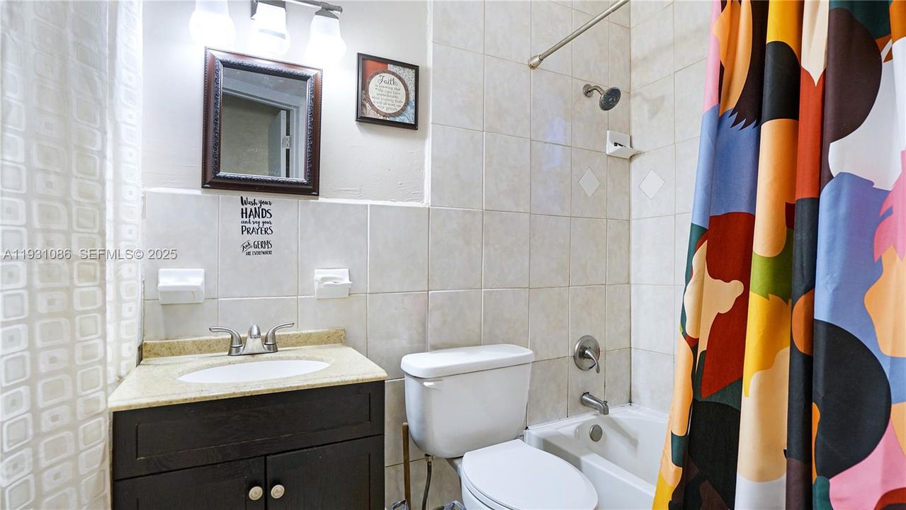 En Venta: $499,000 (3 camas, 2 baños, 1466 Pies cuadrados)