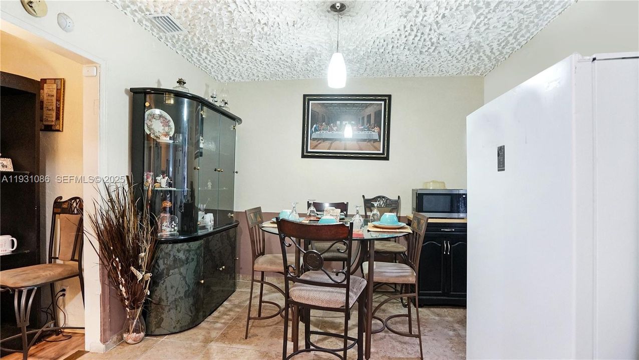 En Venta: $499,000 (3 camas, 2 baños, 1466 Pies cuadrados)