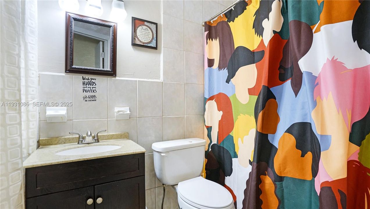 En Venta: $499,000 (3 camas, 2 baños, 1466 Pies cuadrados)