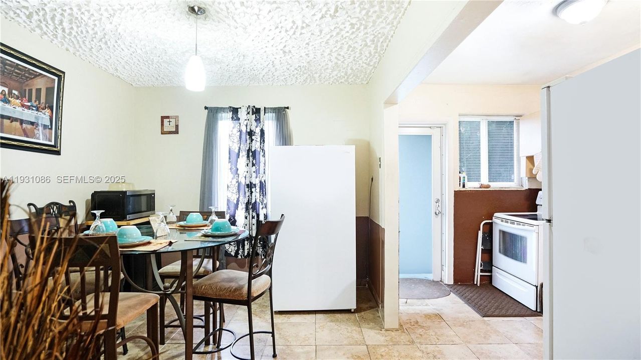 En Venta: $499,000 (3 camas, 2 baños, 1466 Pies cuadrados)