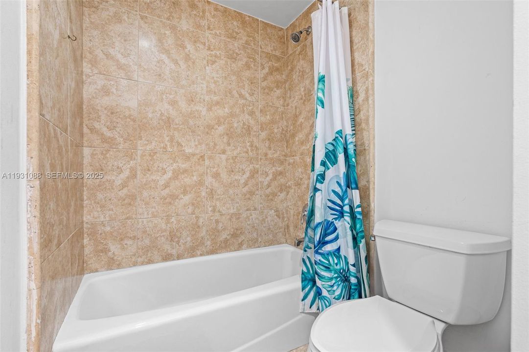 出租: $3,200 (2 贝兹, 2 浴室, 1287 平方英尺)