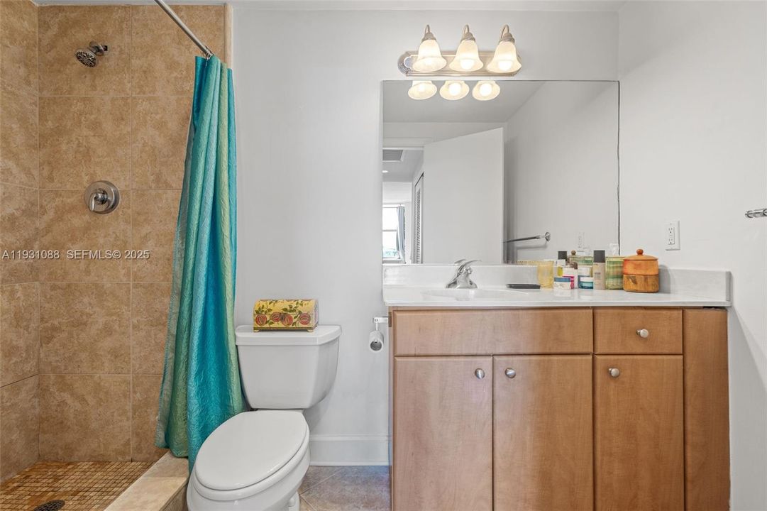 出租: $3,200 (2 贝兹, 2 浴室, 1287 平方英尺)