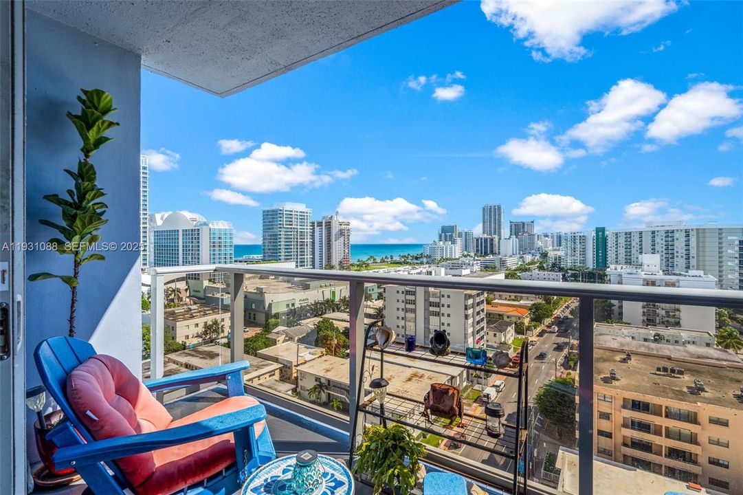 出租: $3,200 (2 贝兹, 2 浴室, 1287 平方英尺)