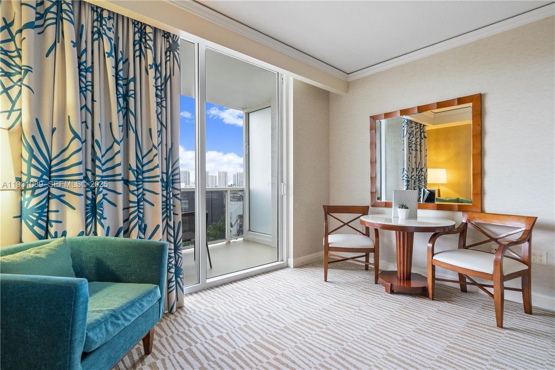 На продажу: $250,000 (0 спален, 1 ванн, 551 Квадратных фут)