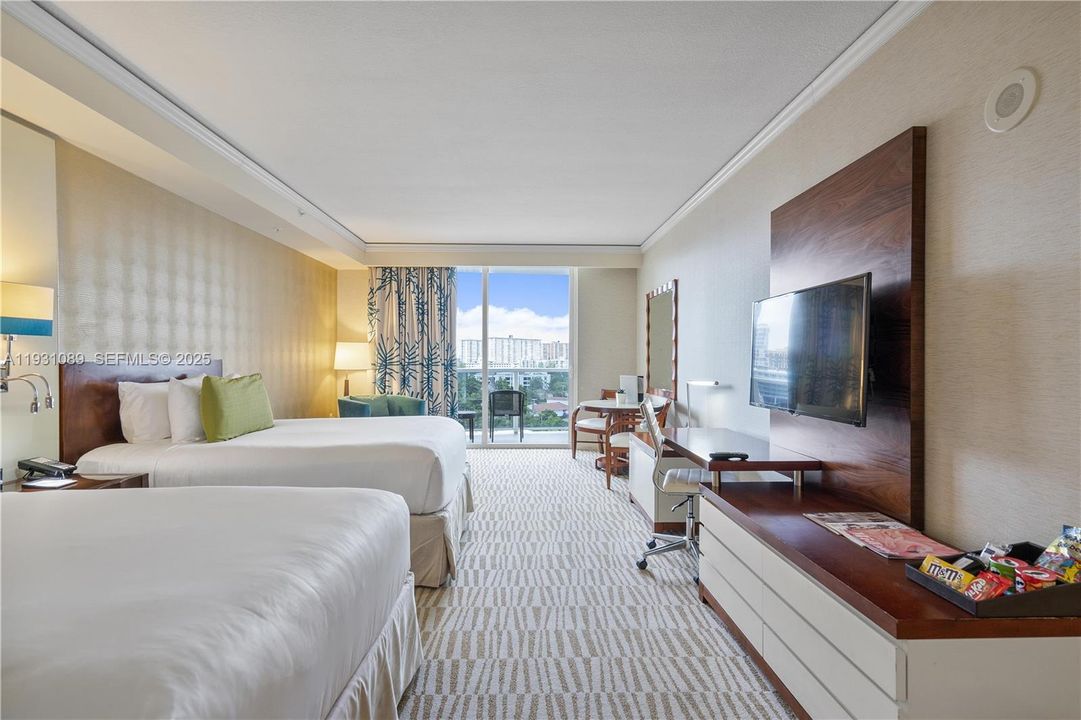 На продажу: $250,000 (0 спален, 1 ванн, 551 Квадратных фут)