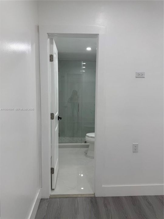 For Rent: $1,600 (1 beds, 1 baths, 1812 Square Feet)