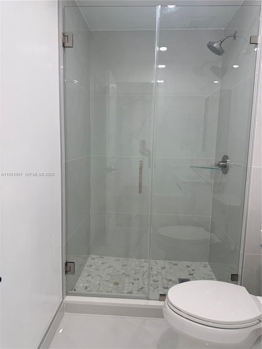 For Rent: $1,600 (1 beds, 1 baths, 1812 Square Feet)