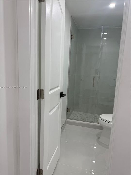 For Rent: $1,600 (1 beds, 1 baths, 1812 Square Feet)