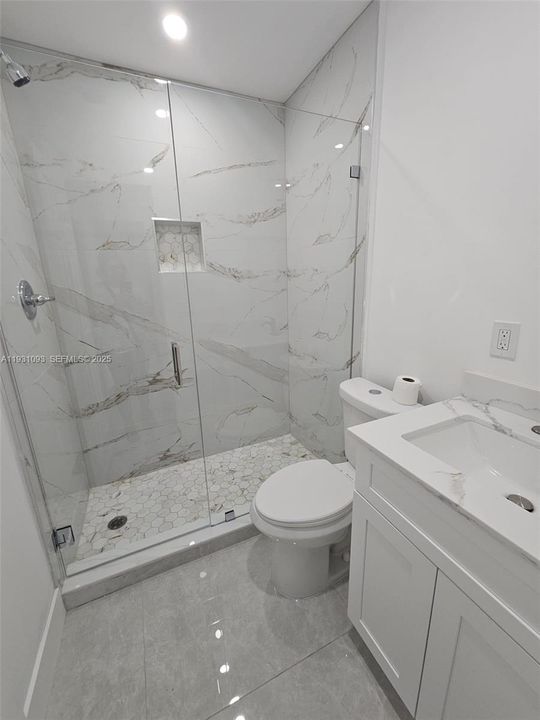 For Sale: $510,000 (3 beds, 2 baths, 594 Square Feet)