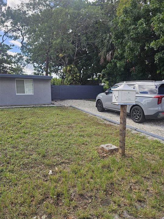 For Sale: $510,000 (3 beds, 2 baths, 594 Square Feet)