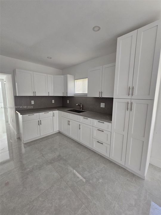 For Sale: $510,000 (3 beds, 2 baths, 594 Square Feet)