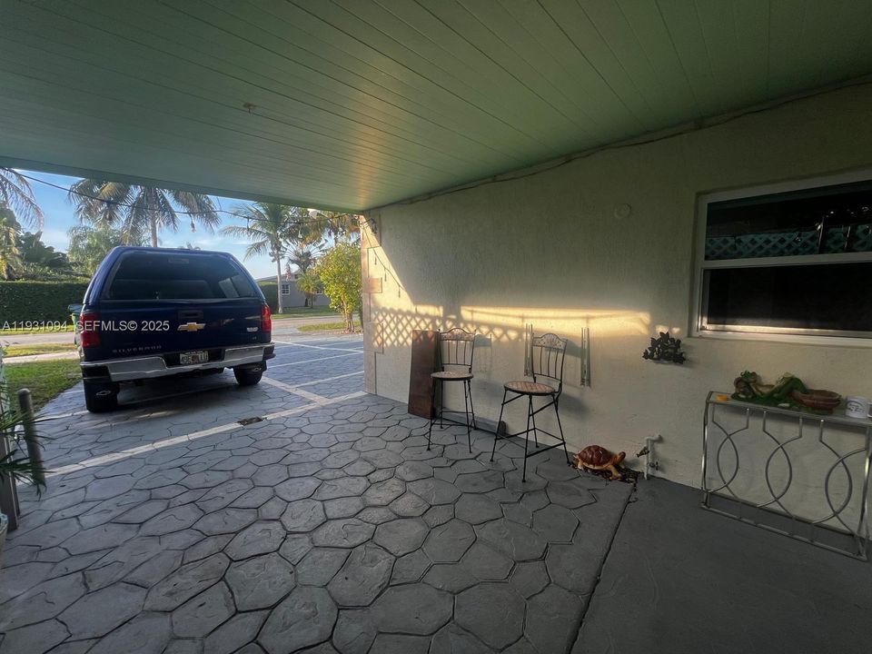 出租: $2,500 (2 贝兹, 1 浴室, 0 平方英尺)