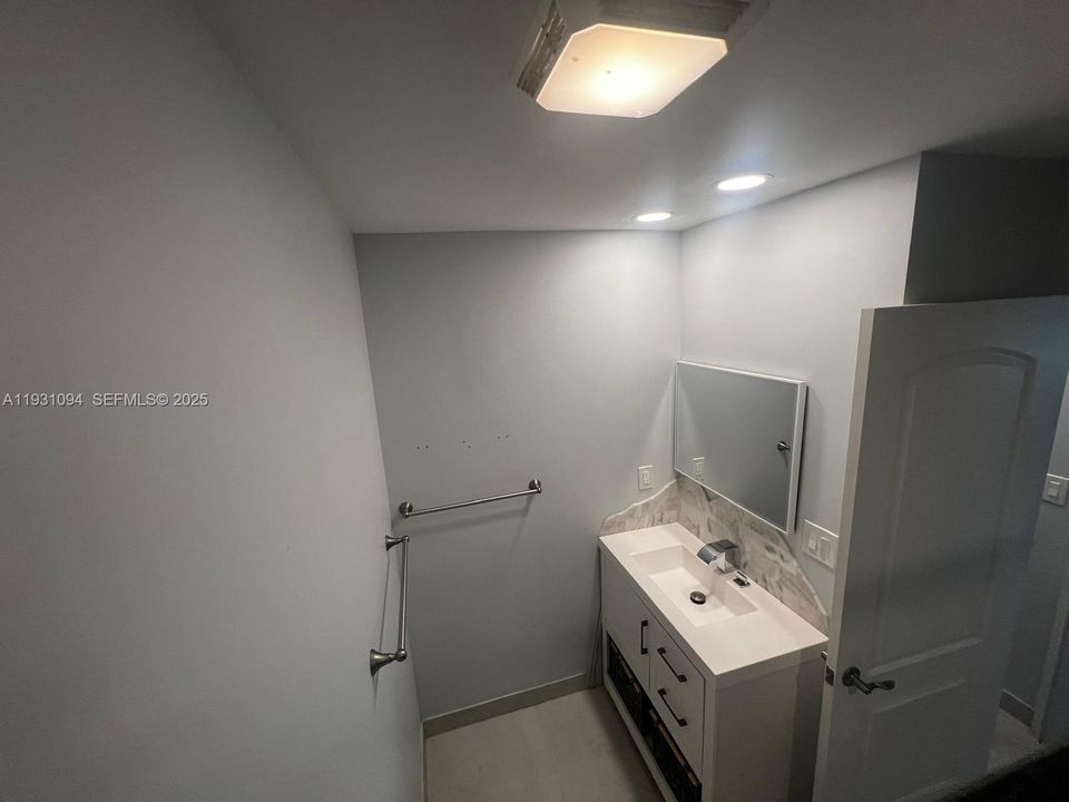 出租: $2,500 (2 贝兹, 1 浴室, 0 平方英尺)