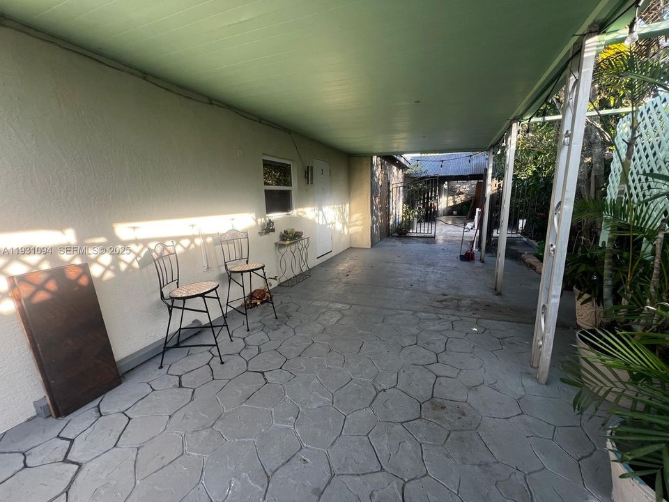 出租: $2,500 (2 贝兹, 1 浴室, 0 平方英尺)