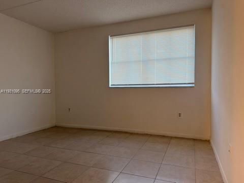 В аренду: $2,085 (2 спален, 2 ванн, 1004 Квадратных фут)