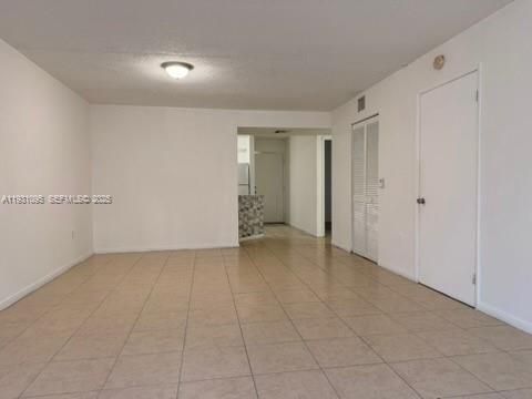 В аренду: $2,085 (2 спален, 2 ванн, 1004 Квадратных фут)