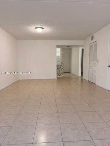 В аренду: $2,085 (2 спален, 2 ванн, 1004 Квадратных фут)