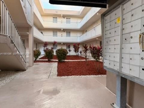 В аренду: $2,085 (2 спален, 2 ванн, 1004 Квадратных фут)