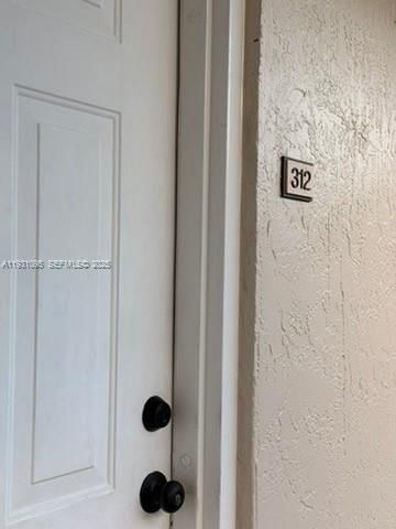 В аренду: $2,085 (2 спален, 2 ванн, 1004 Квадратных фут)