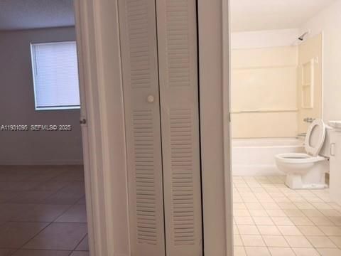 В аренду: $2,085 (2 спален, 2 ванн, 1004 Квадратных фут)