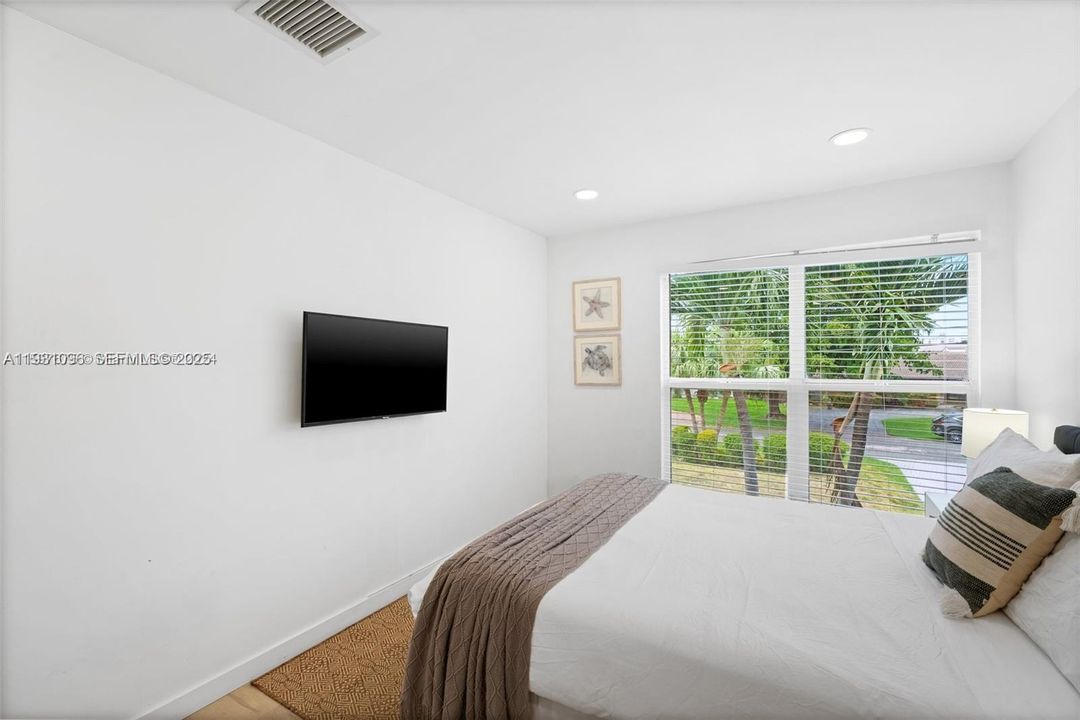 待售: $2,999,999 (5 贝兹, 3 浴室, 3828 平方英尺)