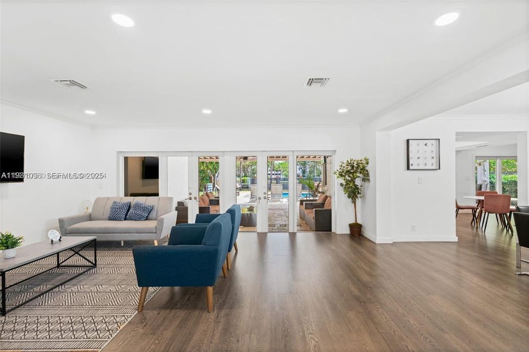 待售: $2,999,999 (5 贝兹, 3 浴室, 3828 平方英尺)