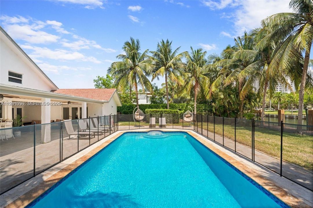 待售: $2,999,999 (5 贝兹, 3 浴室, 3828 平方英尺)