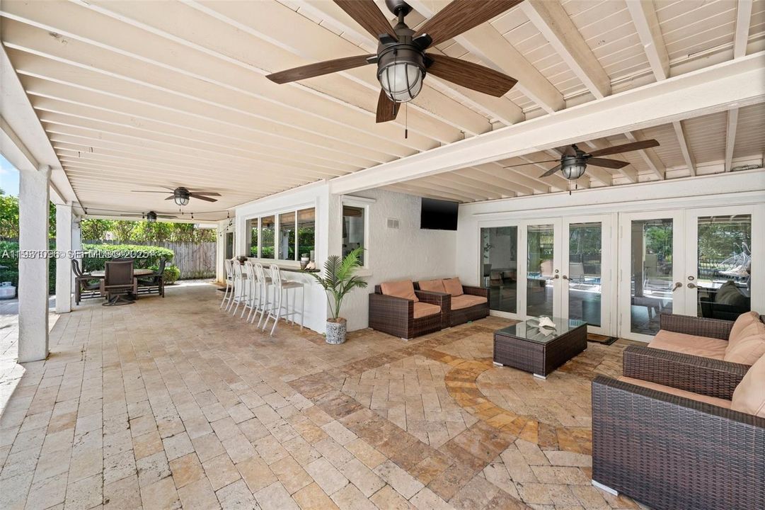 待售: $2,999,999 (5 贝兹, 3 浴室, 3828 平方英尺)