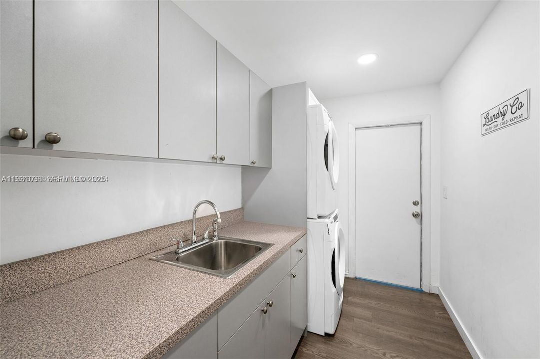 待售: $2,999,999 (5 贝兹, 3 浴室, 3828 平方英尺)