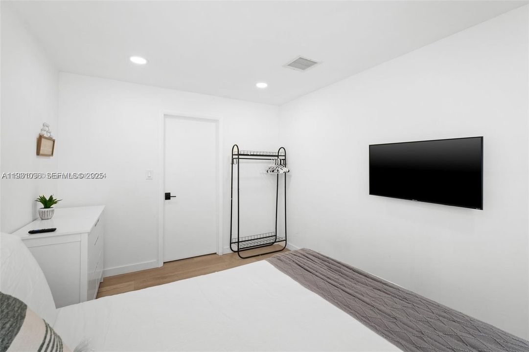 待售: $2,999,999 (5 贝兹, 3 浴室, 3828 平方英尺)