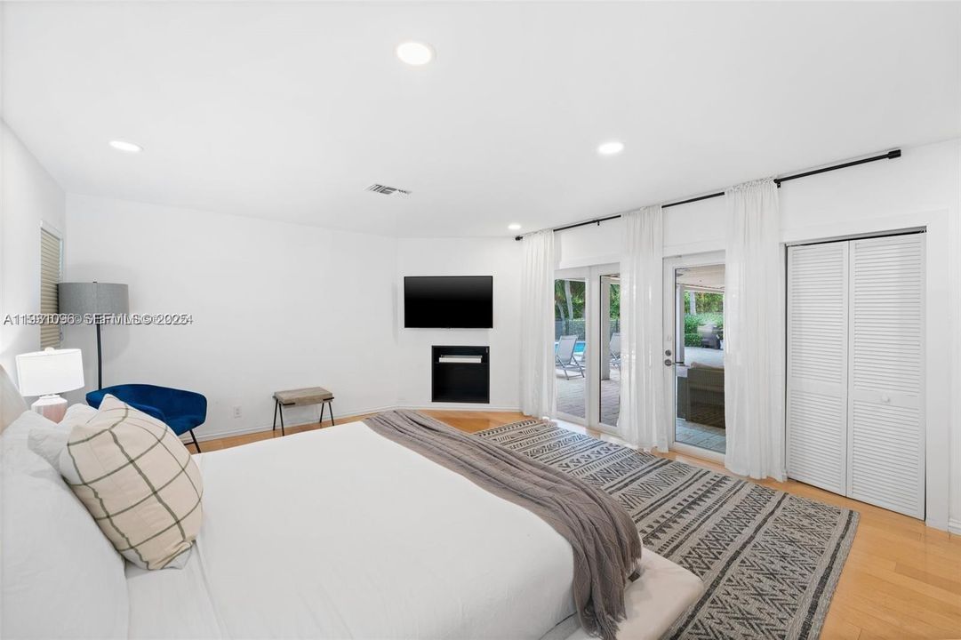 待售: $2,999,999 (5 贝兹, 3 浴室, 3828 平方英尺)