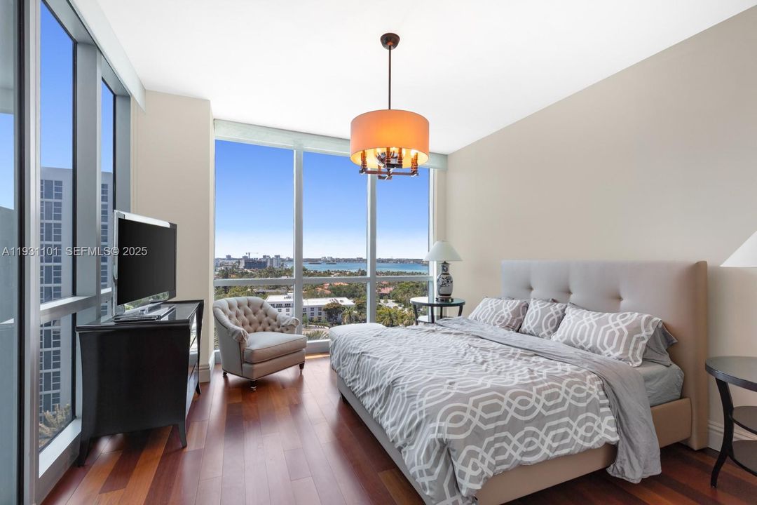 For Sale: $5,700,000 (3 beds, 3 baths, 3105 Square Feet)