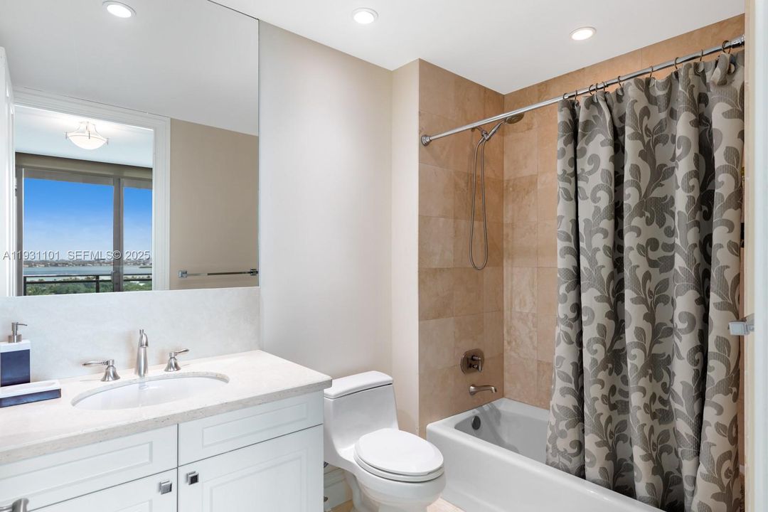 For Sale: $5,700,000 (3 beds, 3 baths, 3105 Square Feet)