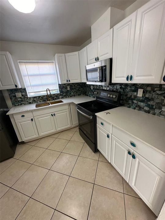 For Rent: $3,900 (4 beds, 2 baths, 1829 Square Feet)