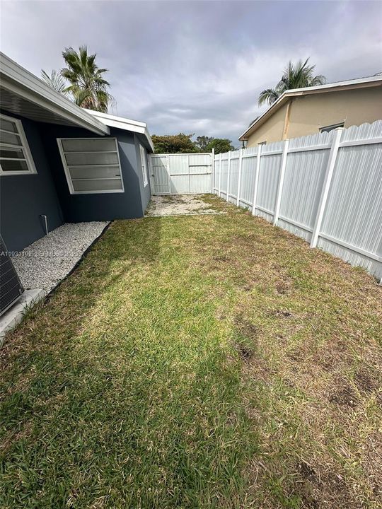 For Rent: $3,900 (4 beds, 2 baths, 1829 Square Feet)